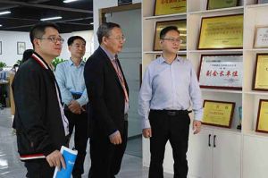 热烈欢迎市政府秘书长林兢一行莅临买球集团官网买球集团官网买球集团官网买球集团官网首页-买球(中国)-买球(中国)
集团广西公司考察指导